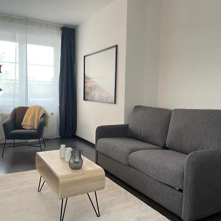 Airport Apartment Fuer 4 - Smart Tv - Kueche - Echarger